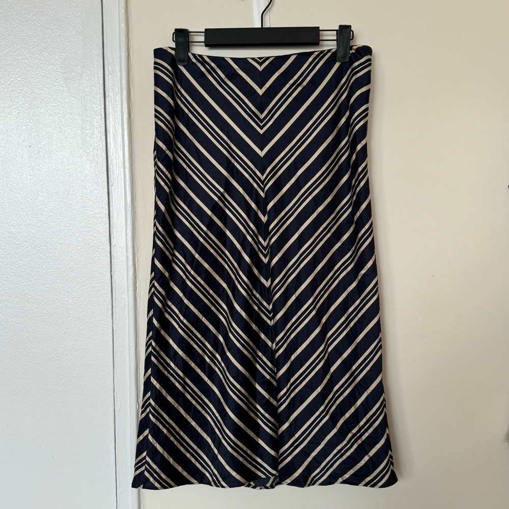 Banana Republic Navy & Cream 100% Silk Midi Skirt
